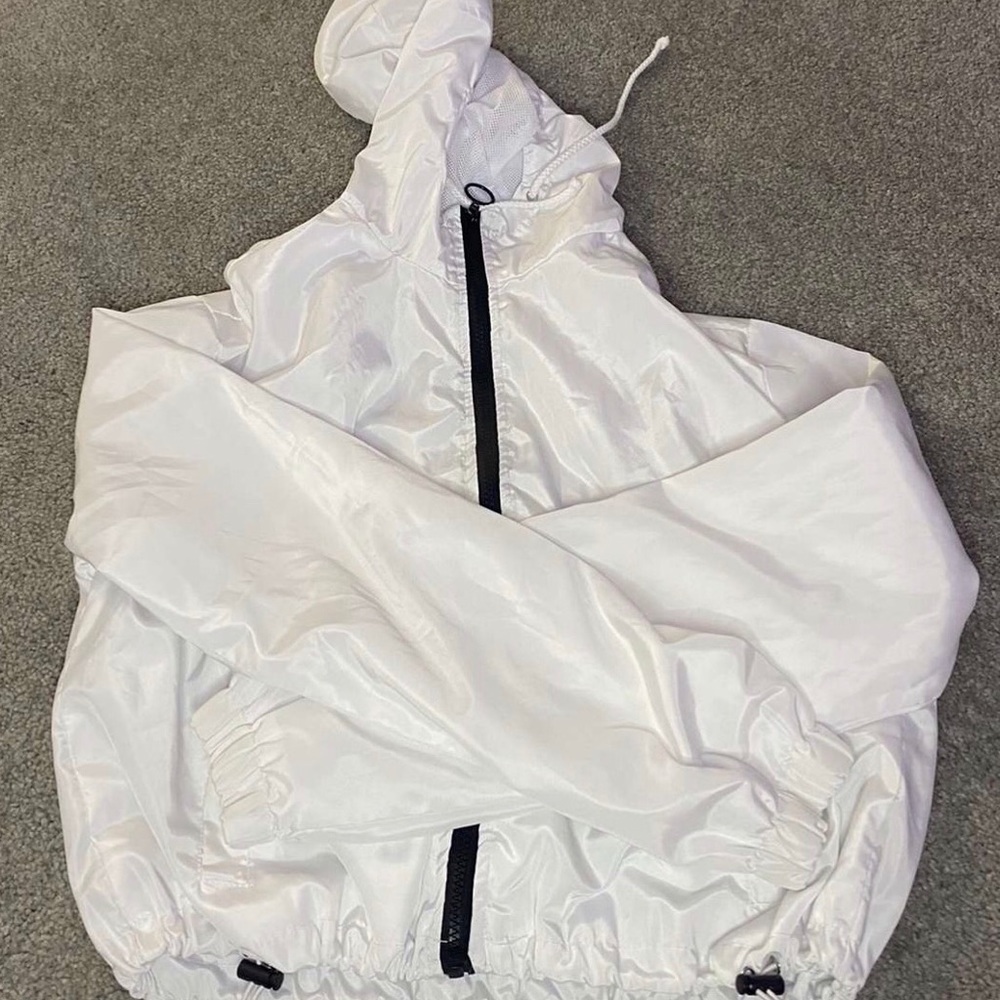 windbreaker - Picture 2 of 2